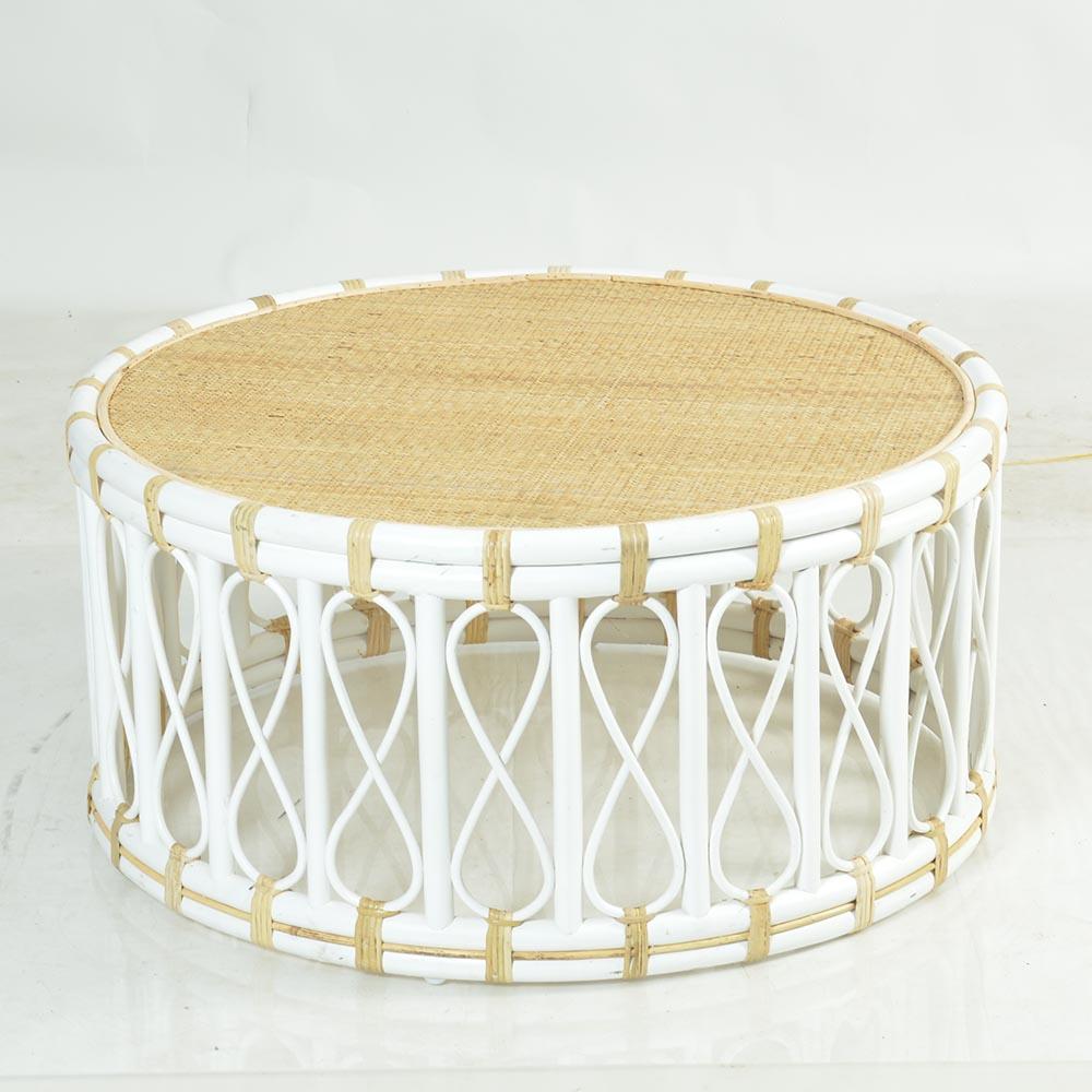 Mesa De Centro Aria De Rattan  Blanco Con Detalles Color Natural